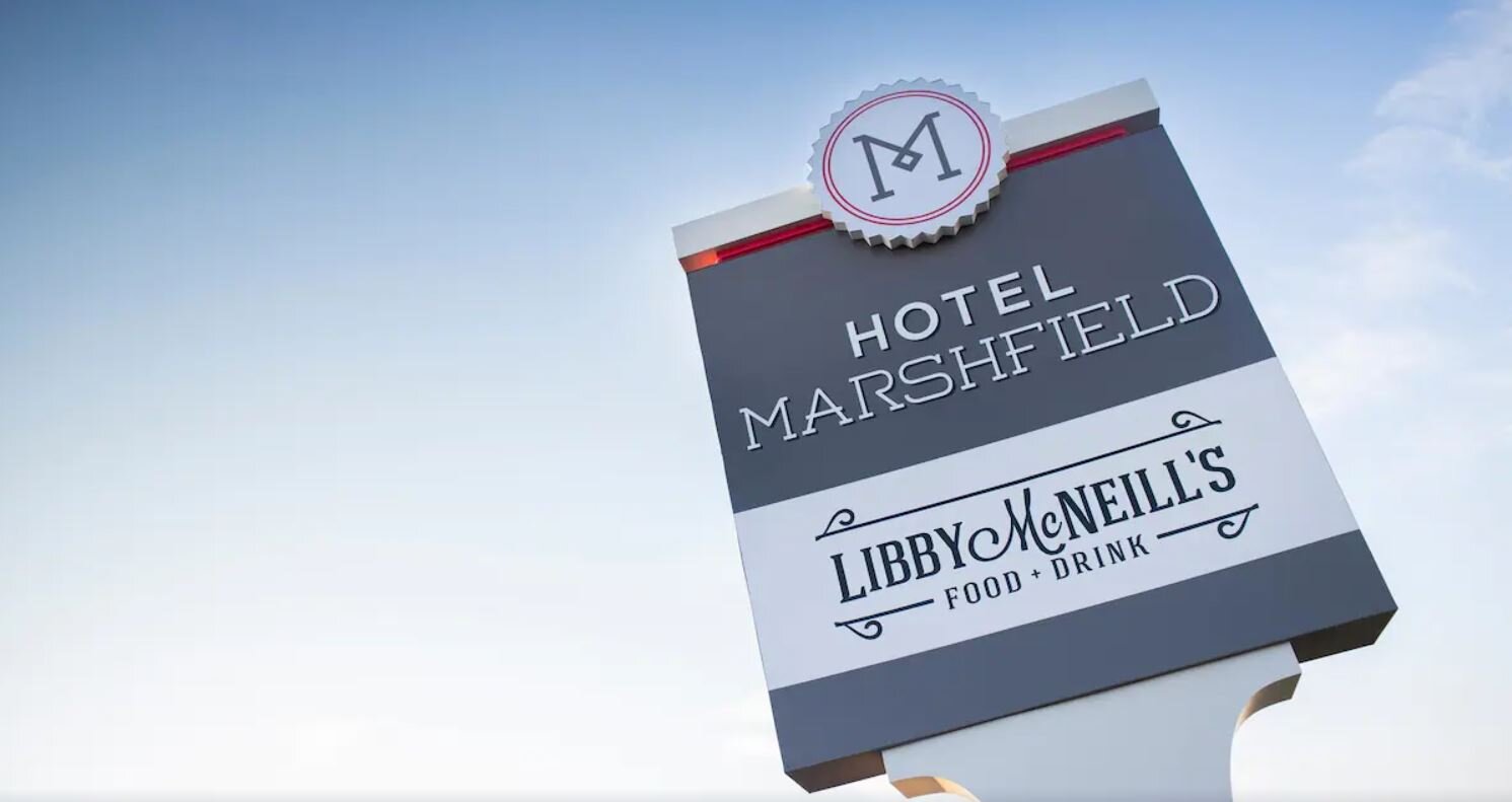 Hotel Marshfield Sign
