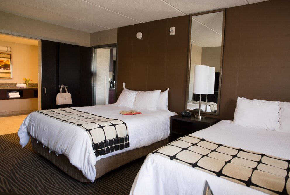 Interior Two Queen Room at Hotel Marshfield